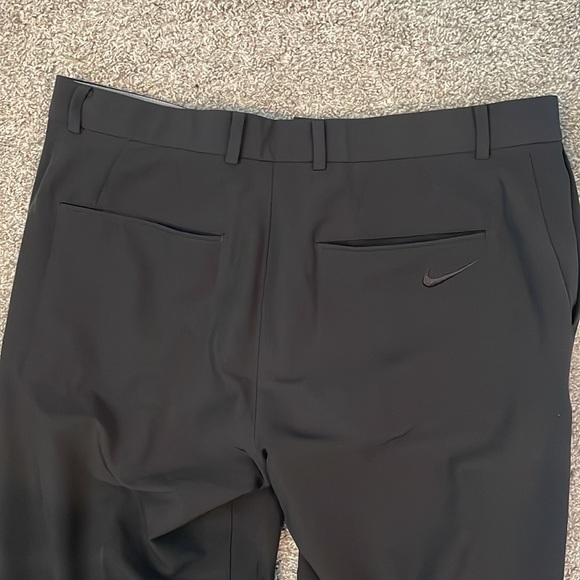 Men’s Nike Golf Pants; Size 34x34 - Picture 3 of 3